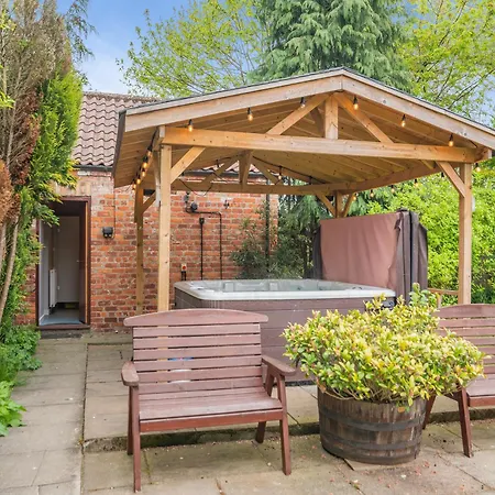 The Granary - 16437 Holiday home York