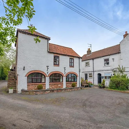 The Granary - 16437 York